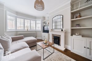 Sitting Room- click for photo gallery